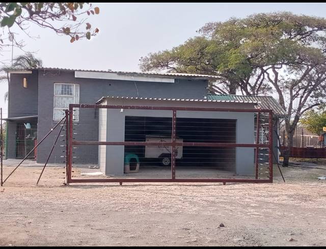 8.40HA SMALLHOLDING FOR SALE IN OORZAAK AH
